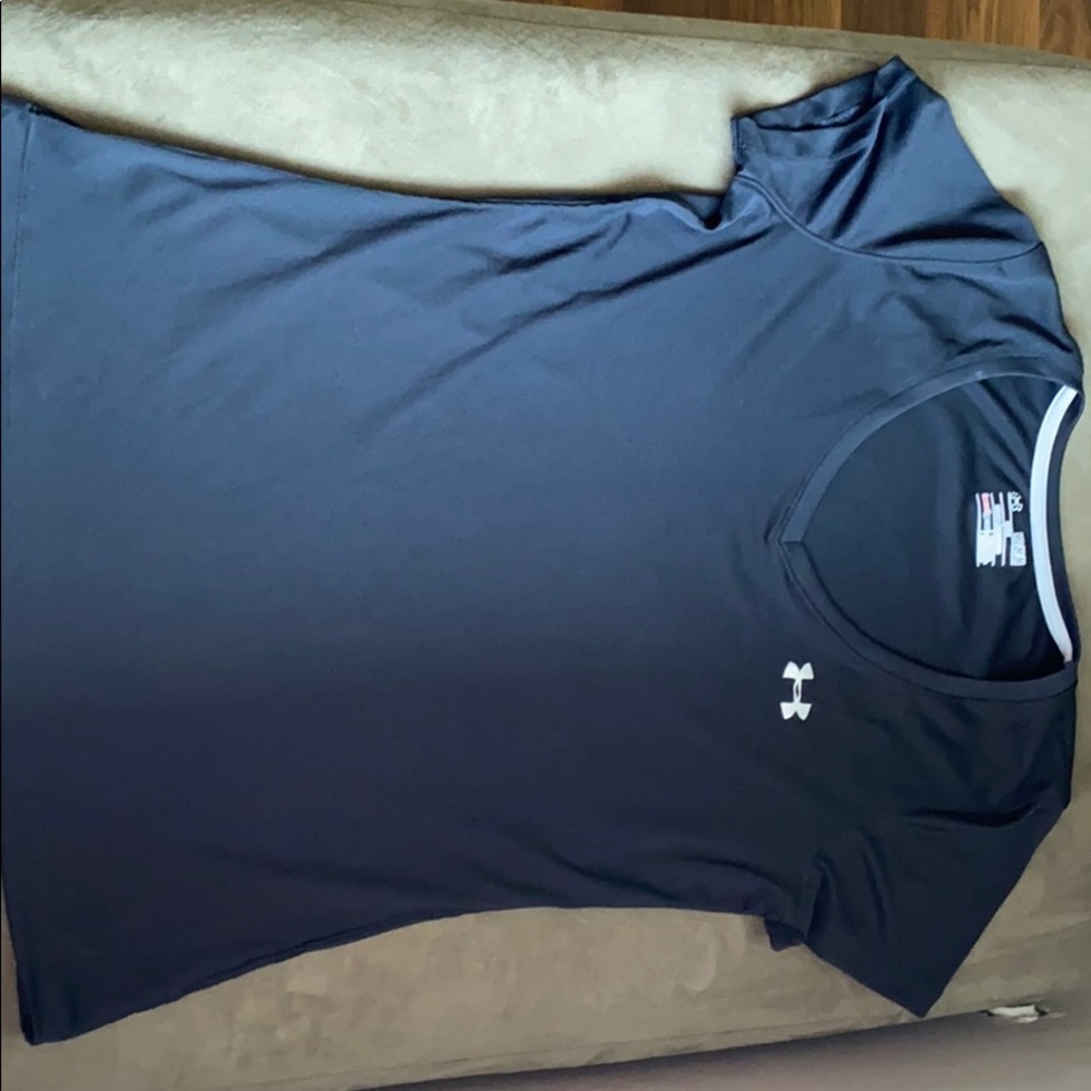 Black under armour shirt